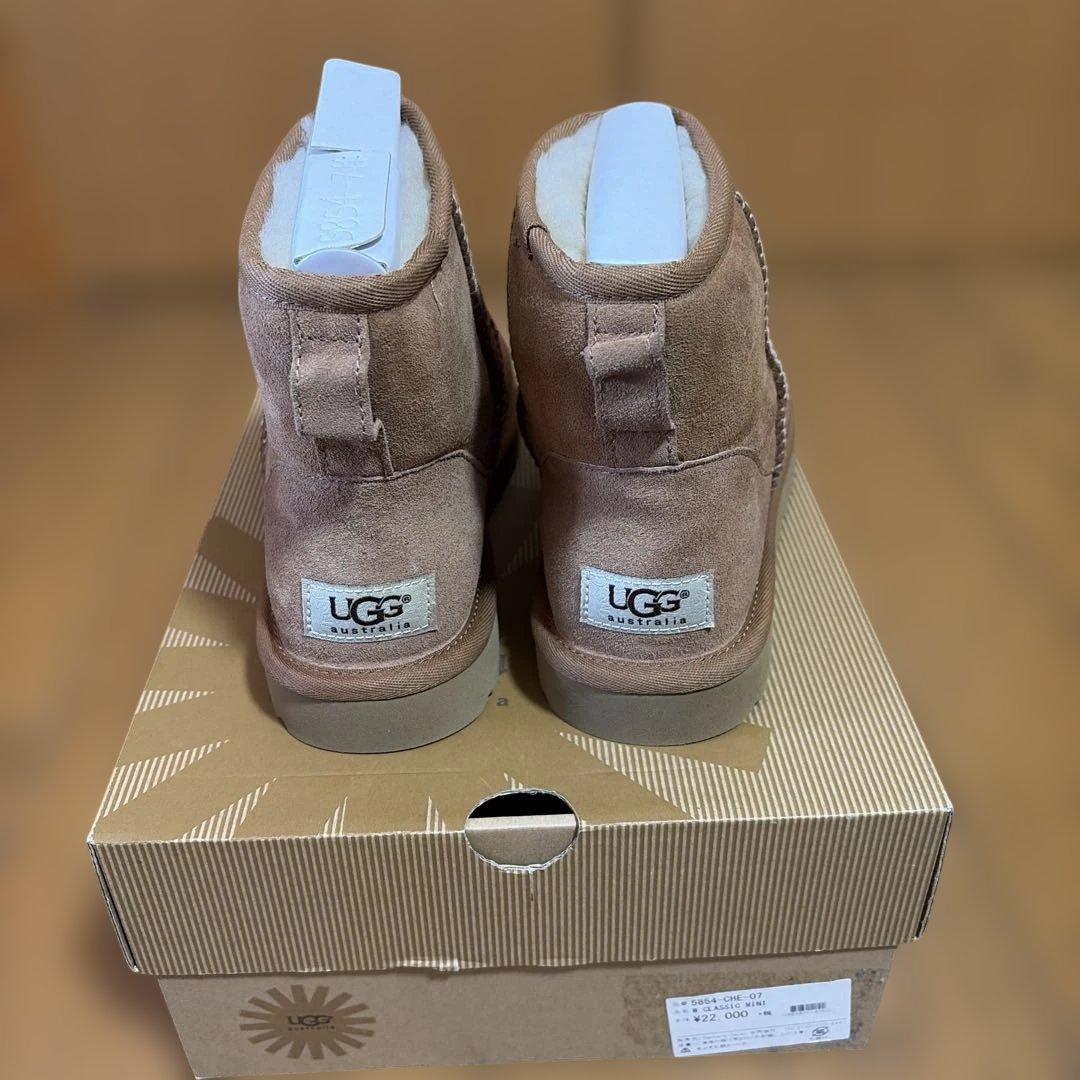 UGG 箱付き未使用品　ムートン　ショート