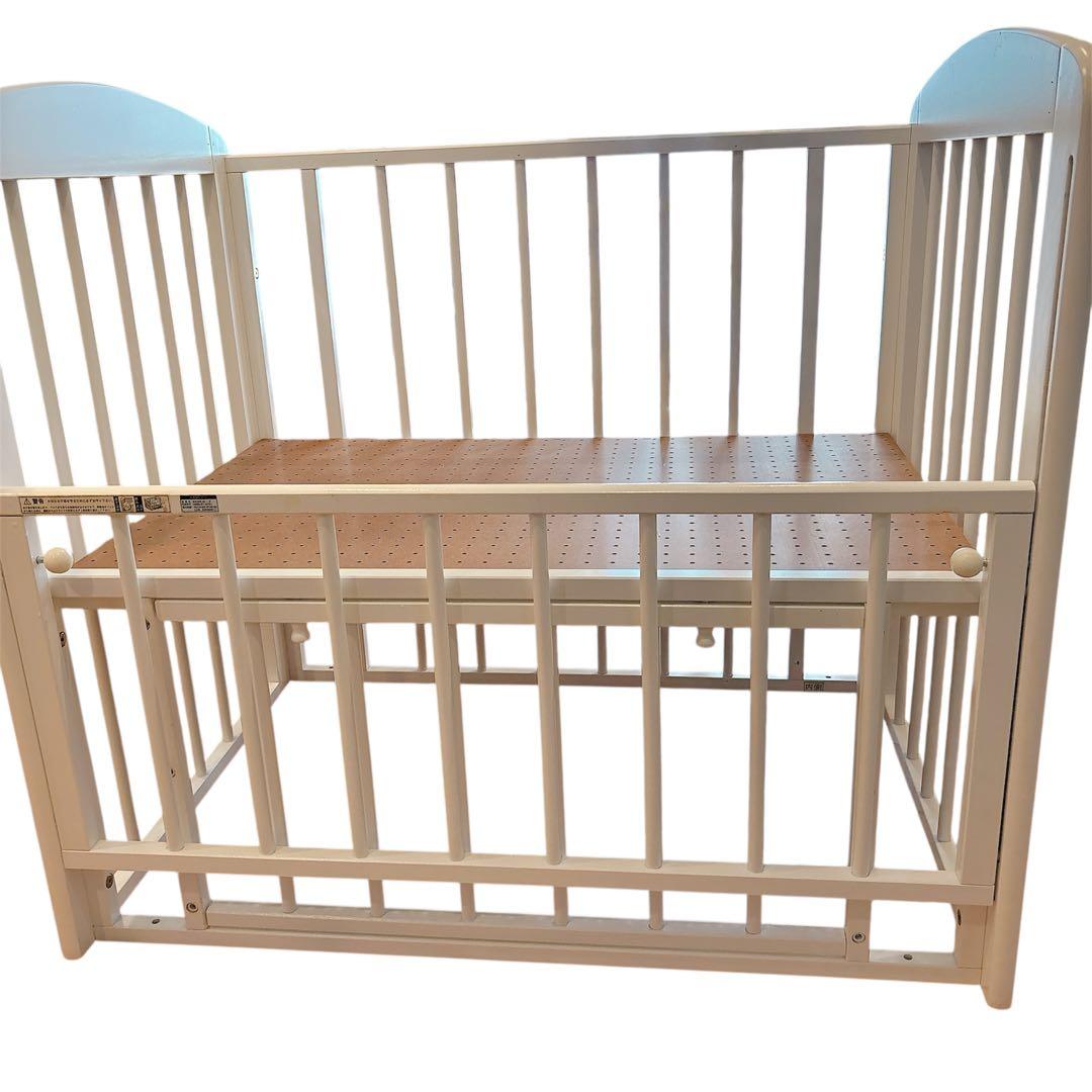 カトージ KATOJI 木製 ベビーベッド ホワイト　白　キャスター　取説有