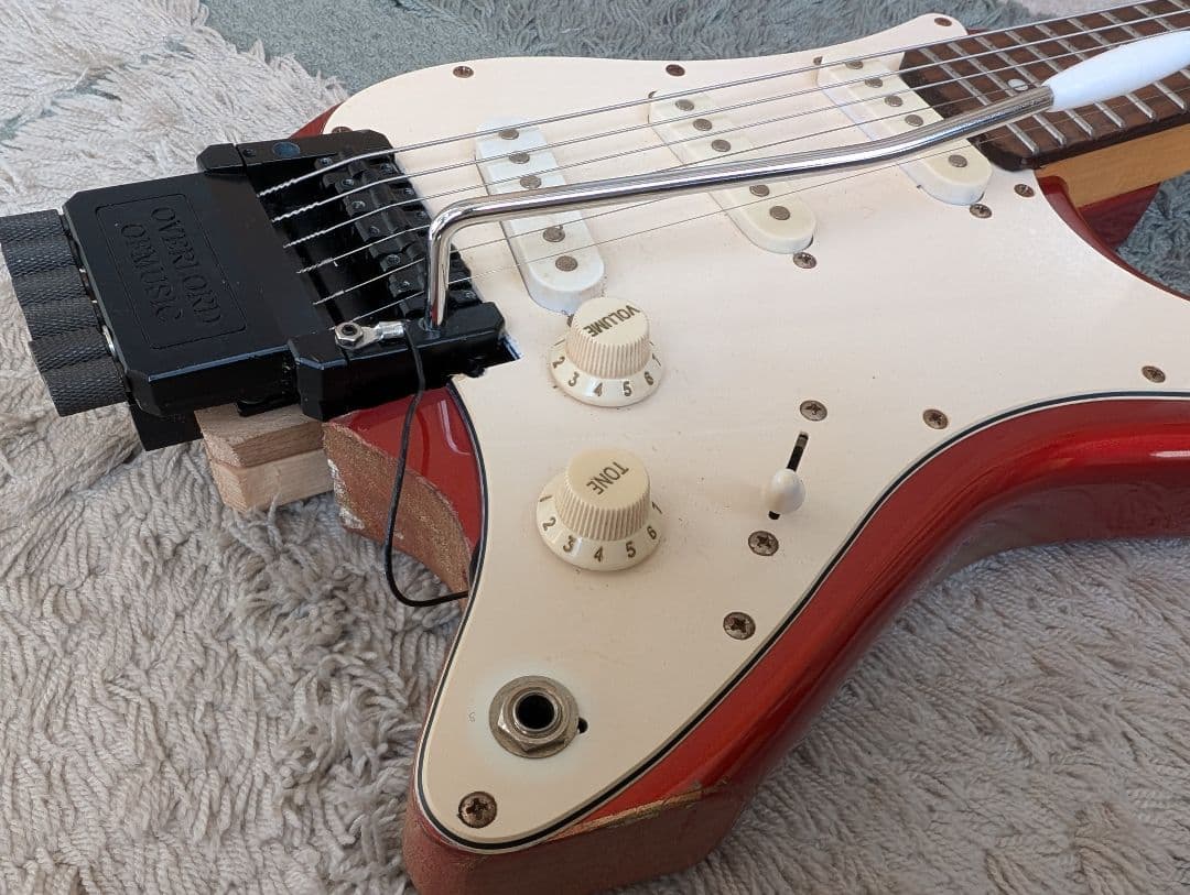 ヘッドレス　ストラト　エレキギター