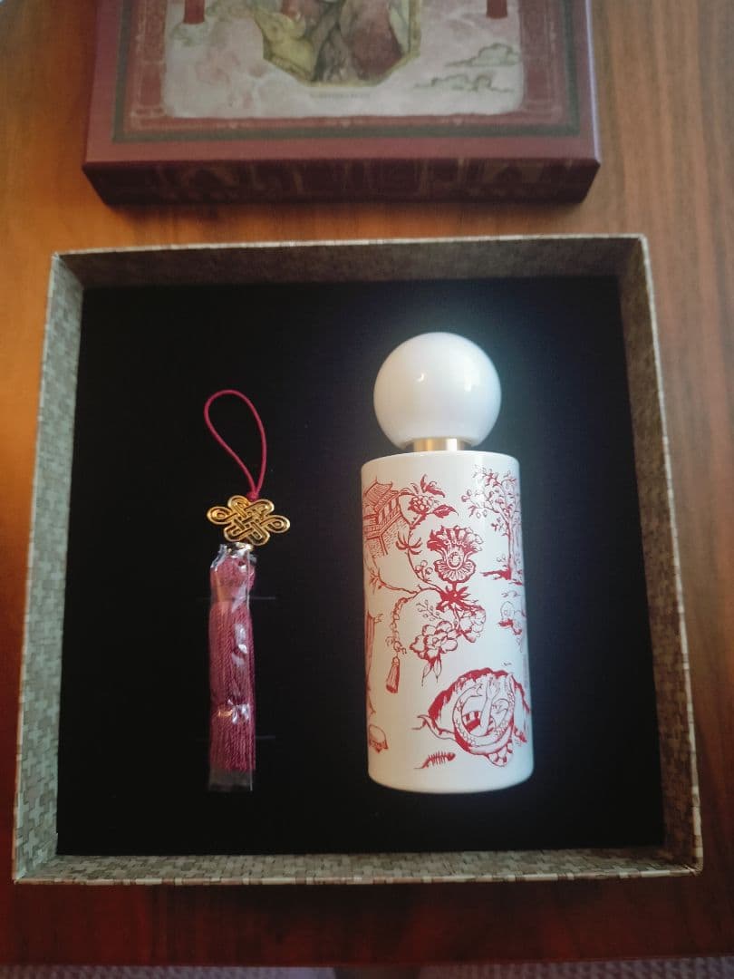 ファタリテ オードパルファン 酒池肉林 / 50mL