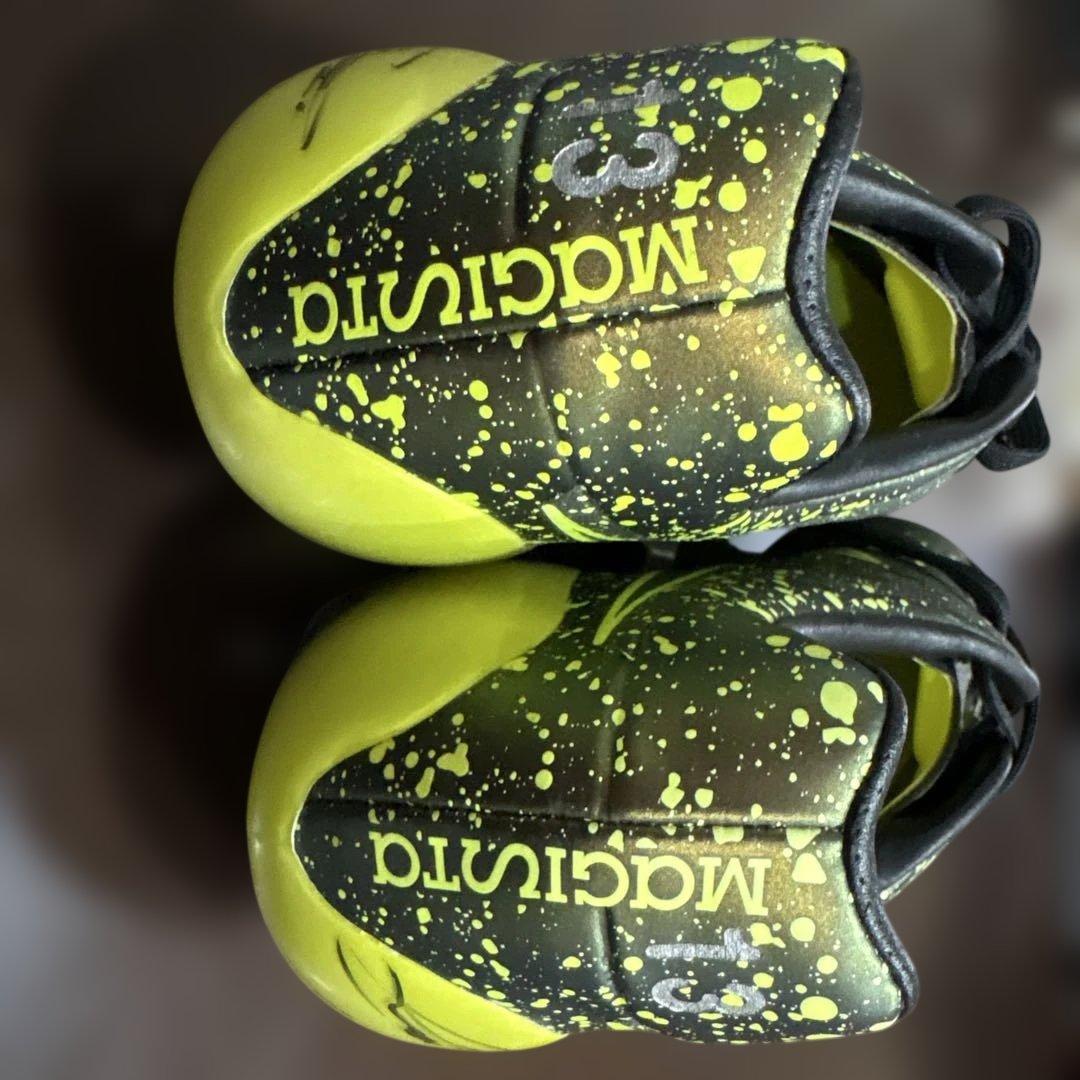 Nike Kela スパイク元清水エスパルス元日本代表のサイン入り 天然芝用