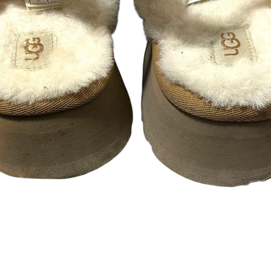 アグ　UGG ディスコクロススライドサンダル 24cm ベージュ ホワイト