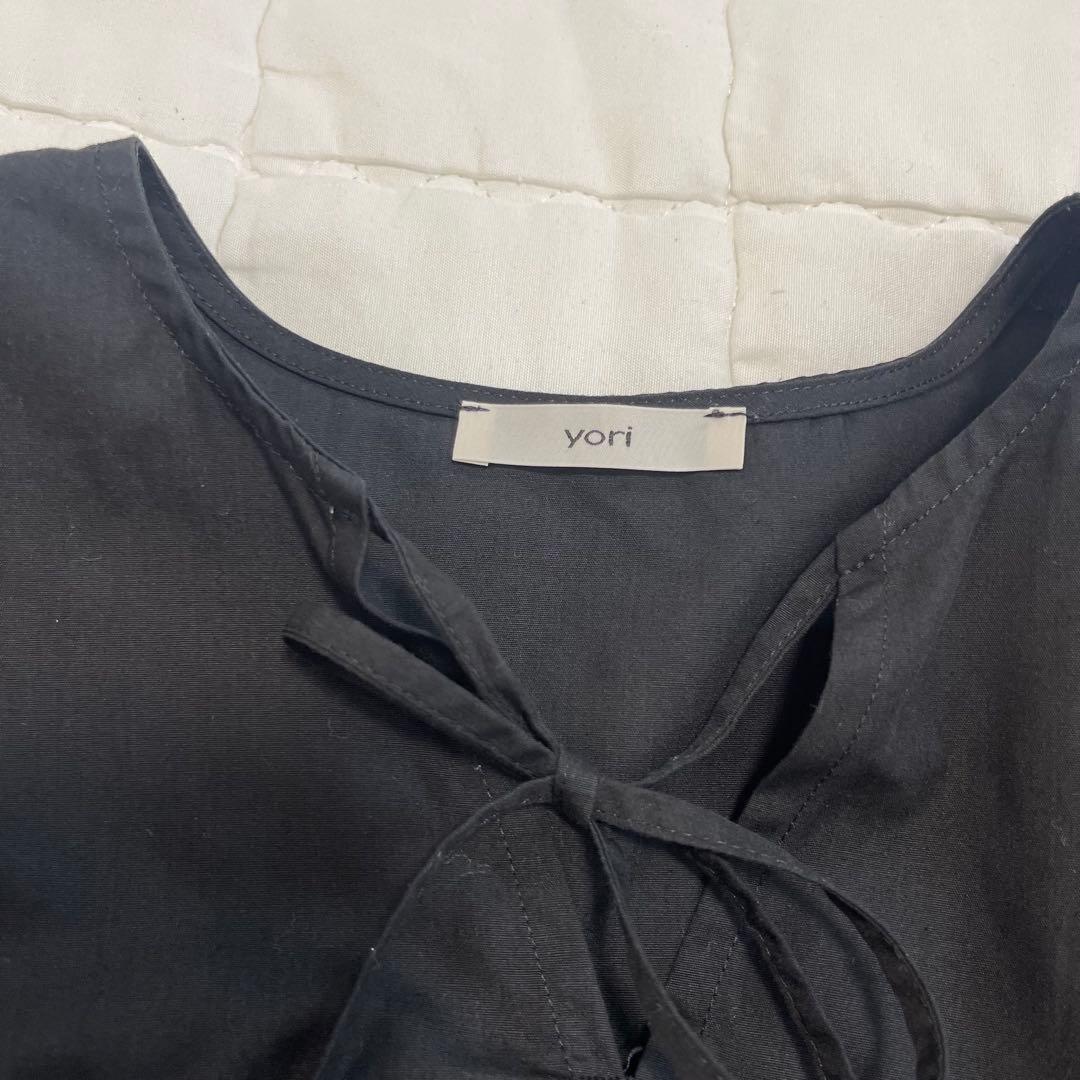 ヨリ　yori ボリュームギャザーブラウス　ブラック　黒 2021年製