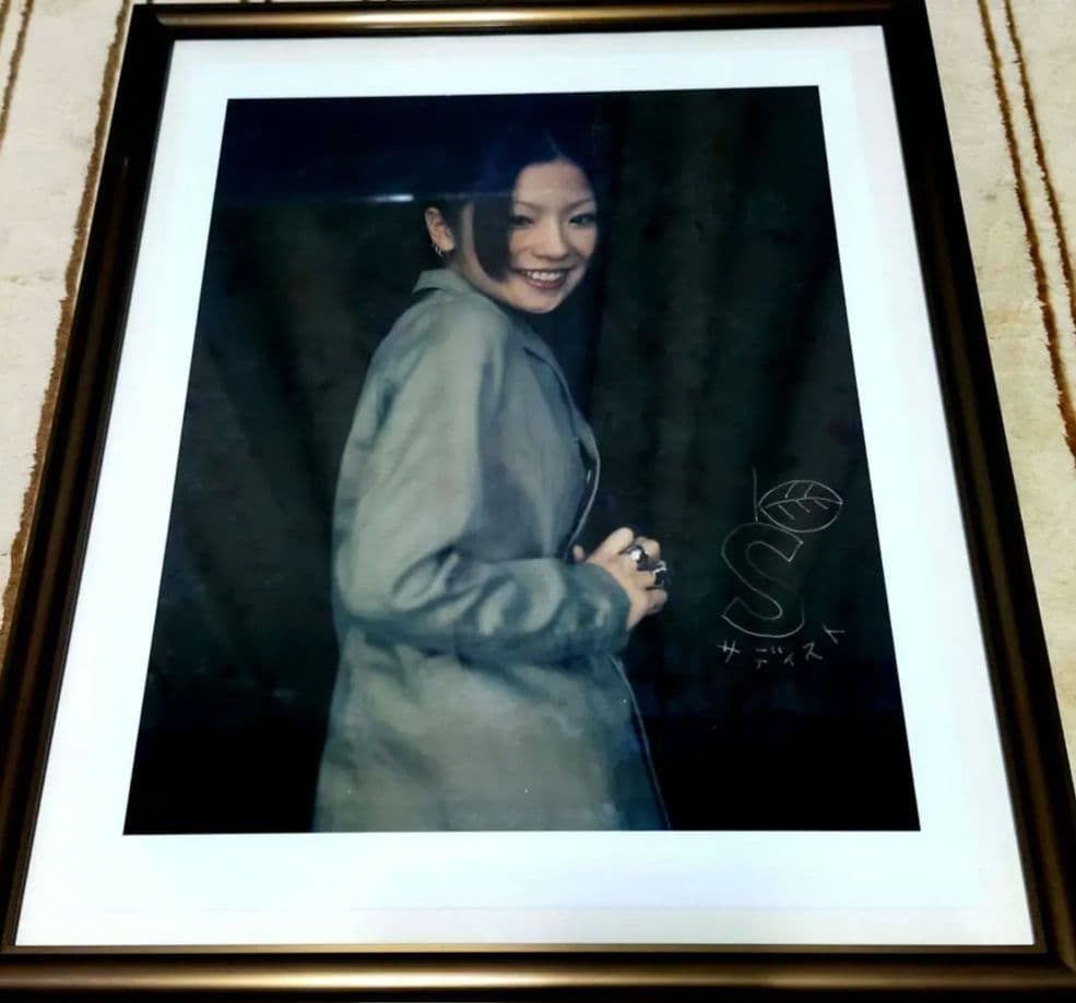 椎名林檎　直筆サイン入り特大ポラロイド写真