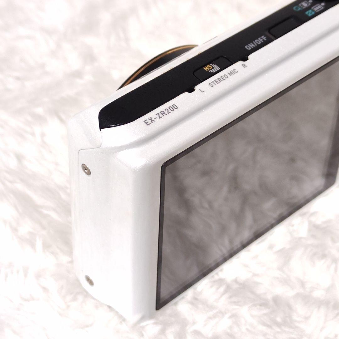 美品✨ CASIO EXILIM EX-ZR200 ホワイト バッテリー 充電器