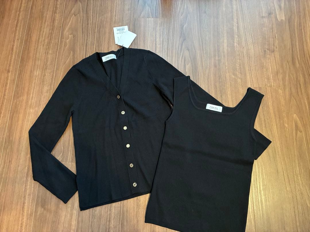 新品ArpegestoryアルページュストーリーロゴボタンVカーデアンサンブル黒