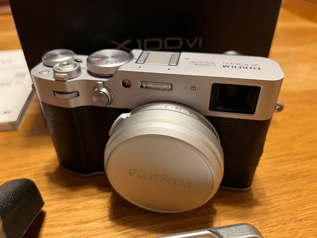 【ショット数600回】FUJIFILM x100ⅵ シルバー アクセサリー多数