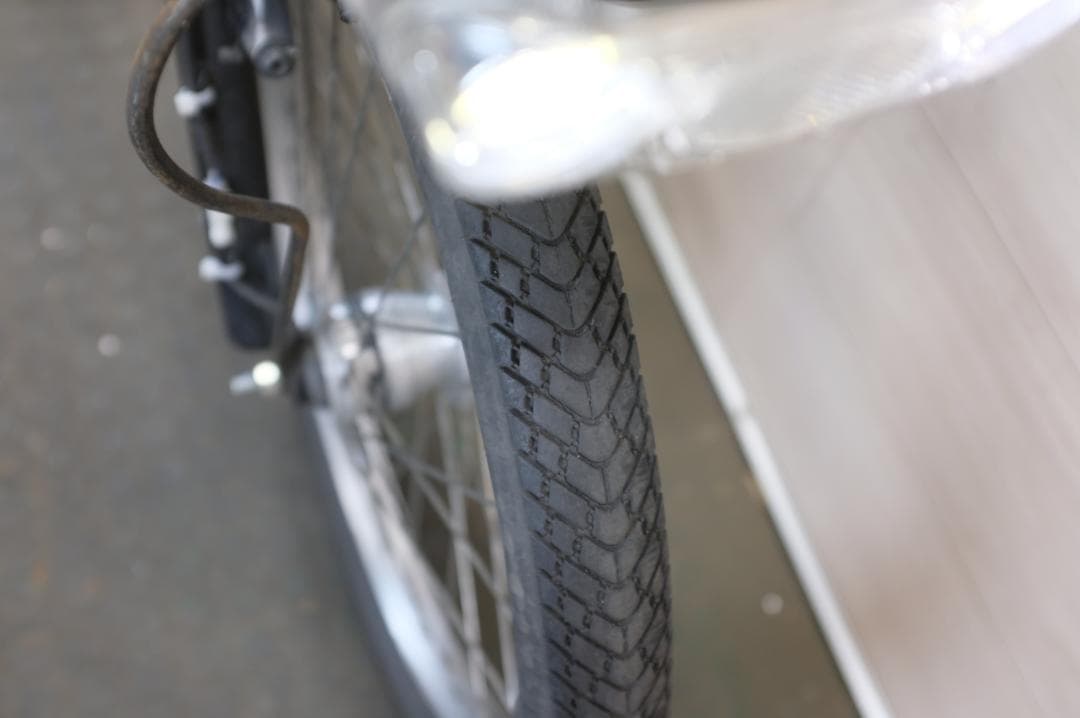 良品　新基準パナギュットアニーズ20インチ　3段　6.6Ah（5点灯）充電器あり