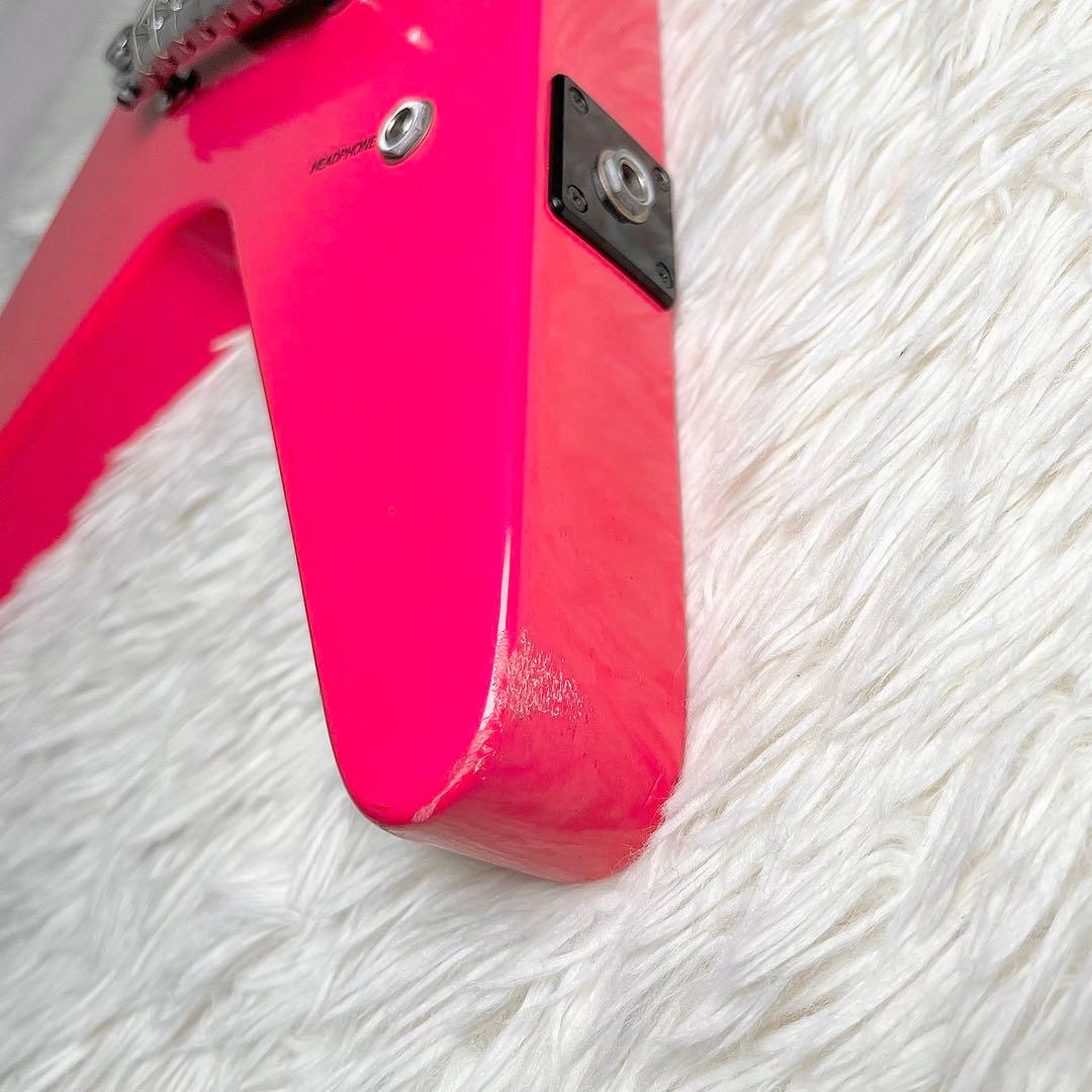 K Garage フライングV ピンク ミニギター 9V電池式