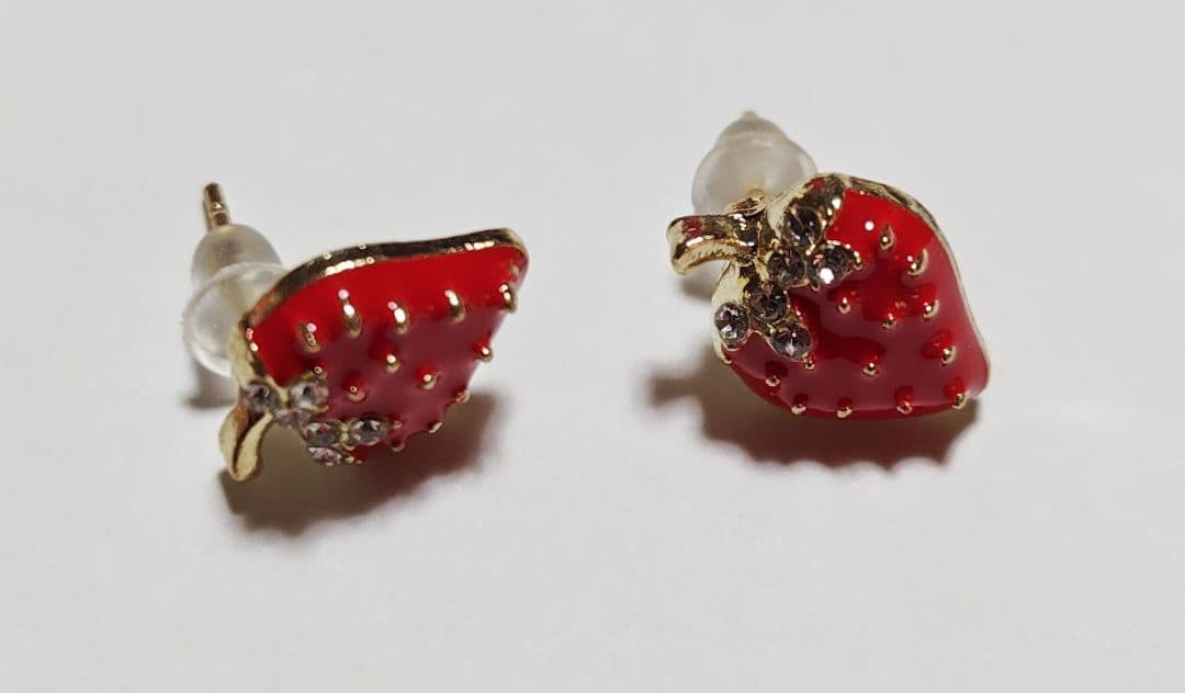 多様なモチーフのチャームセット