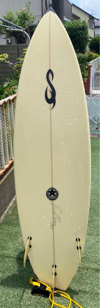 サーフボード　5.11 ft ケース、コード付き　送料込み