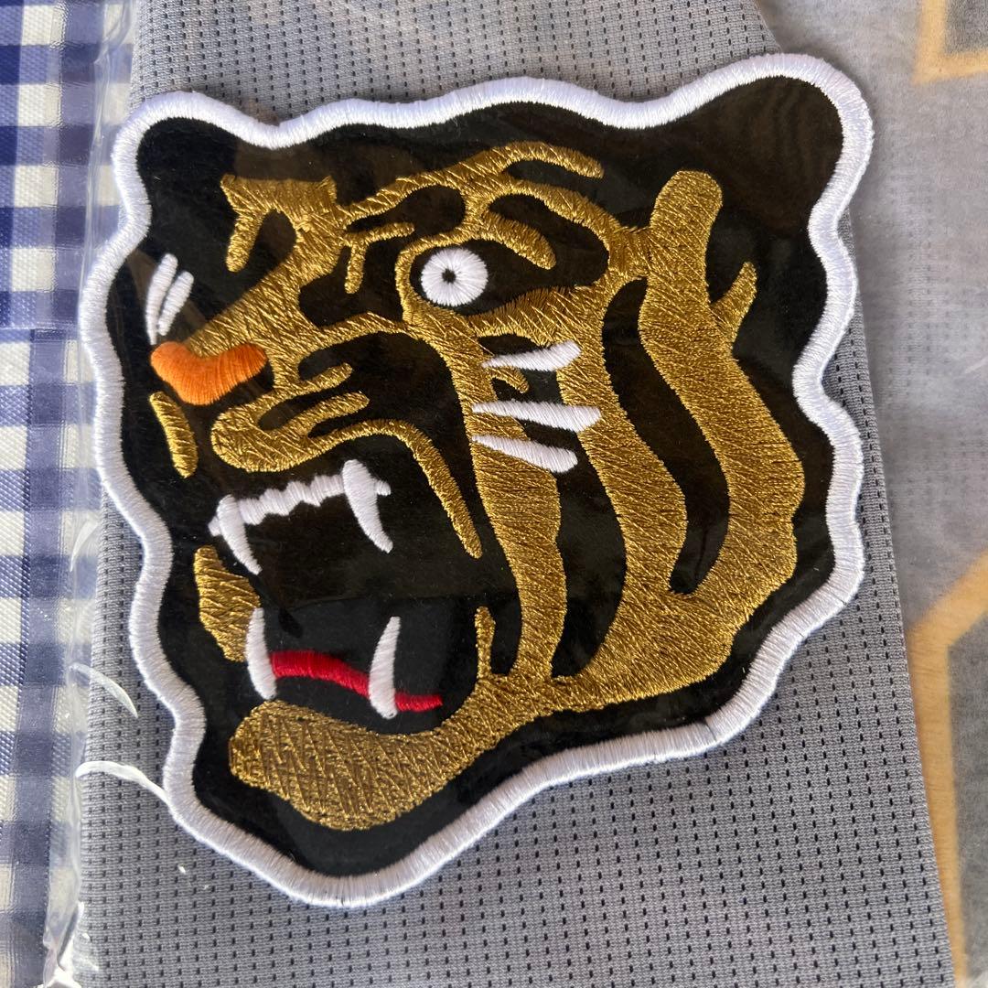 阪神タイガース　レプリカユニフォーム　　　佐藤輝明（Lサイズ）