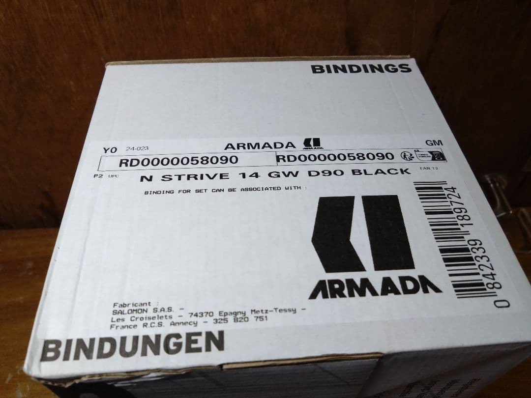 新品未使用★ARMADA金具Binding「STRIVE14GW」正規保証書完備