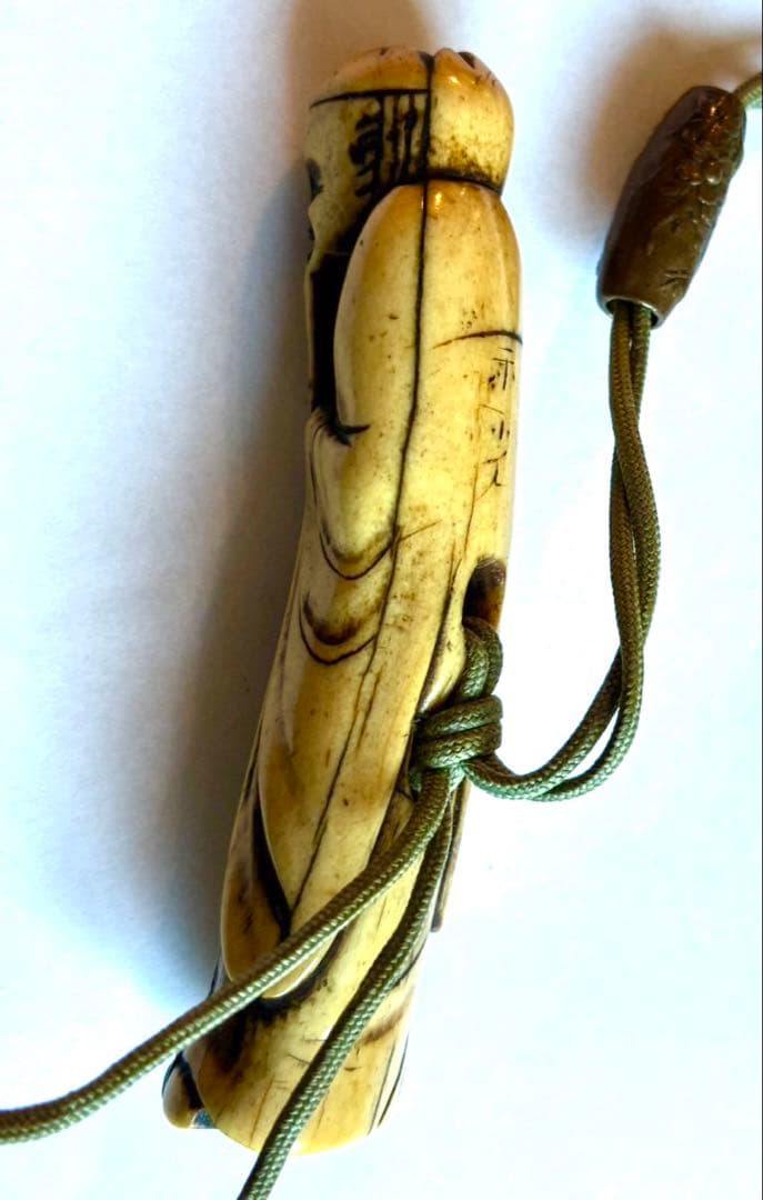 時代物　猿鷹図高蒔絵印籠