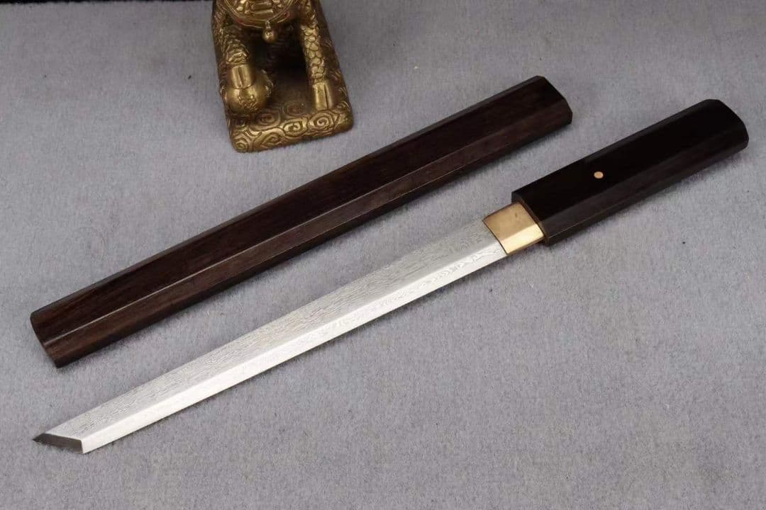 【六角唐刀】古兵器 武具　刀装具　日本刀　模造刀 居合刀  短刀