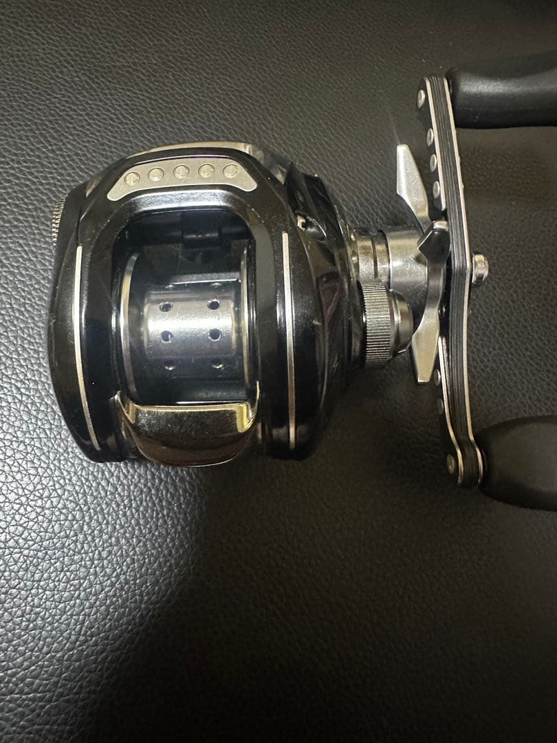 ZILLION ベイトリール ブラック