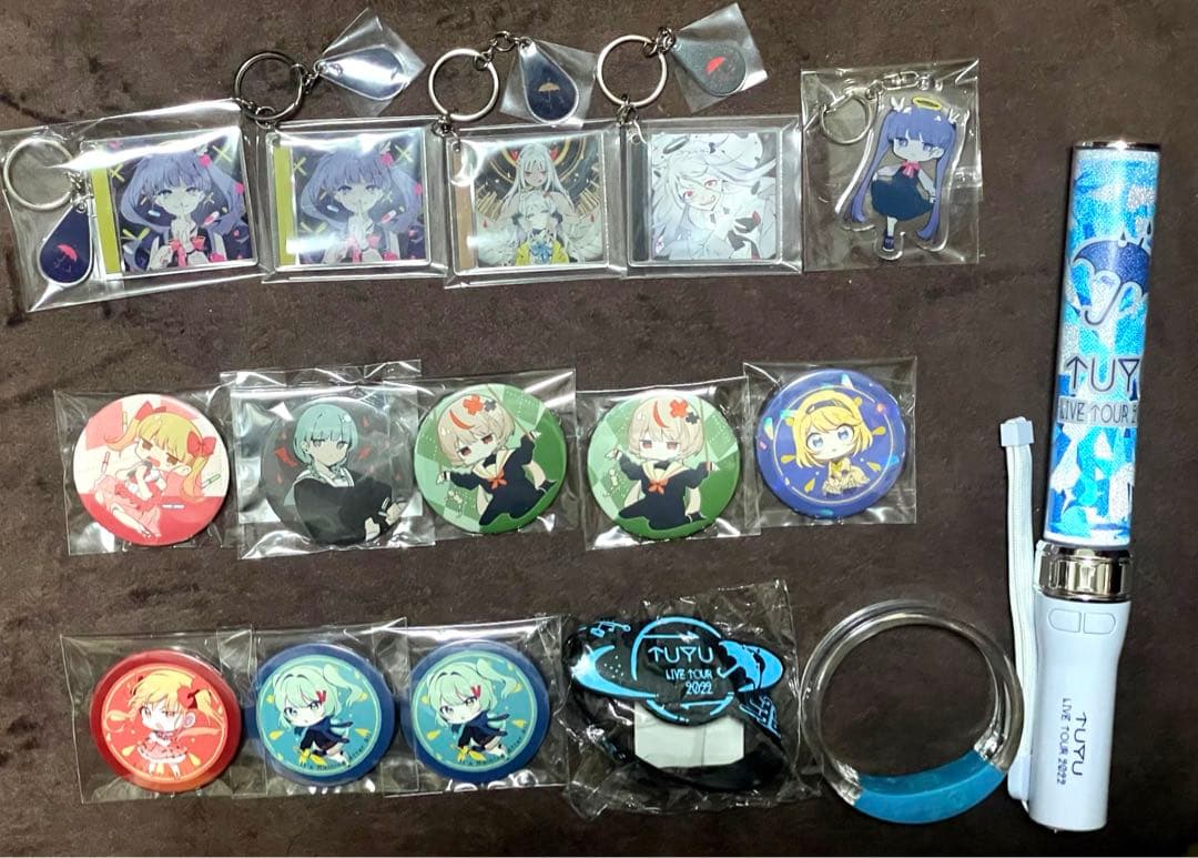 ツユ アクキー 缶バッジ ペンライト