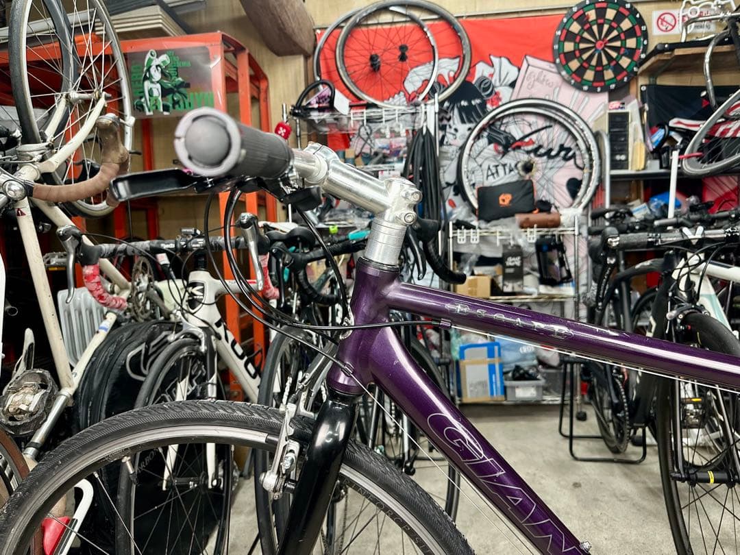 エスケープR3 基本分解発送送料無料！近県の方完成車直接配送等ご相談ください！