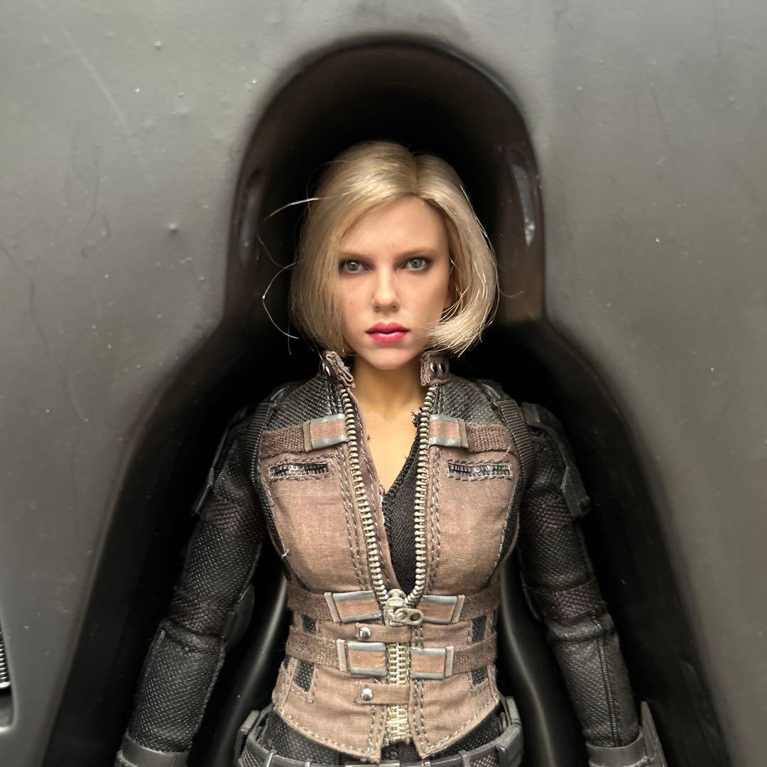 ホットトイズ　ブラック・ウィドウ フィギュア アベンジャーズインフィニティウォー