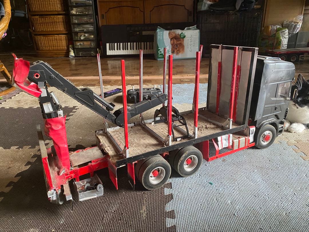 タミヤ　1/14 スカニア原木運搬フルトレーラー仕様　フルオペ