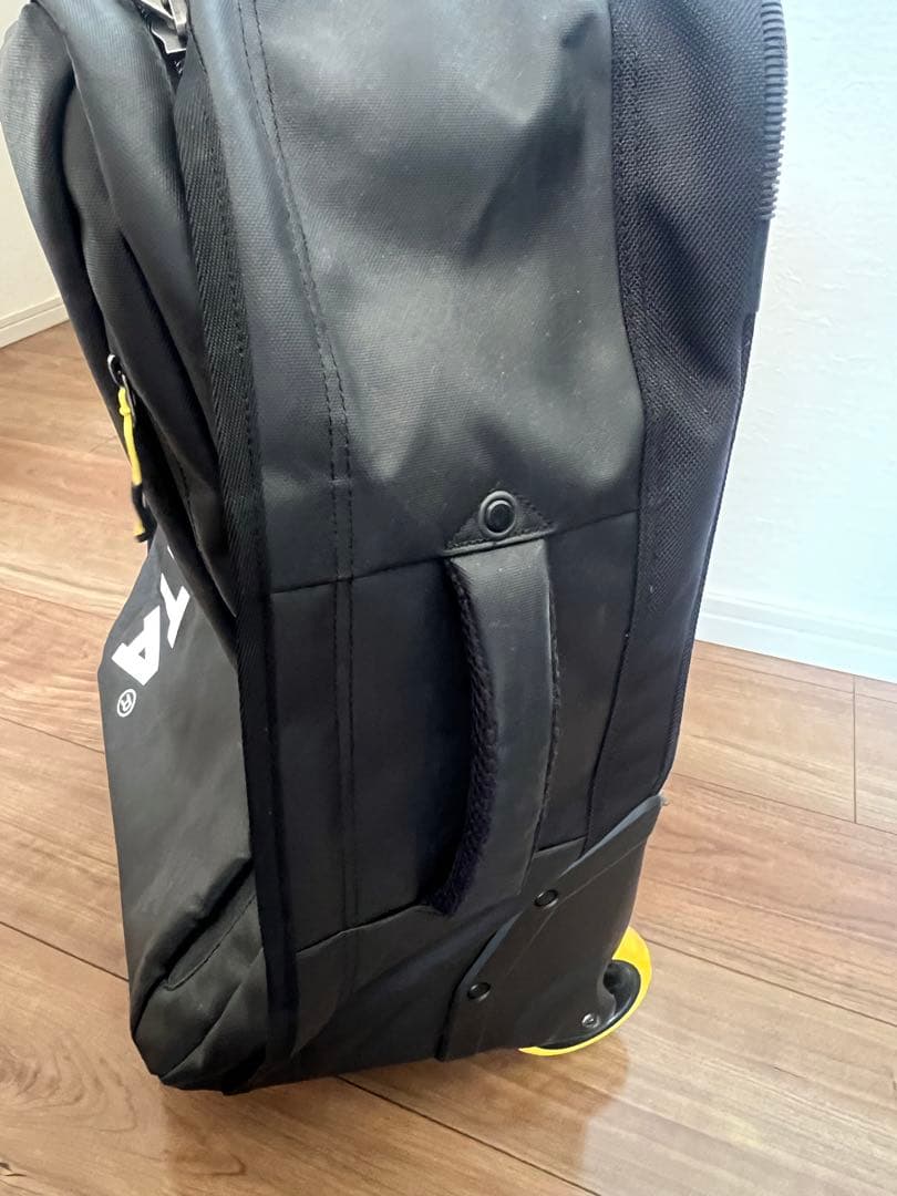 ATHLETA キャリーバッグ　キャスター付き　黒