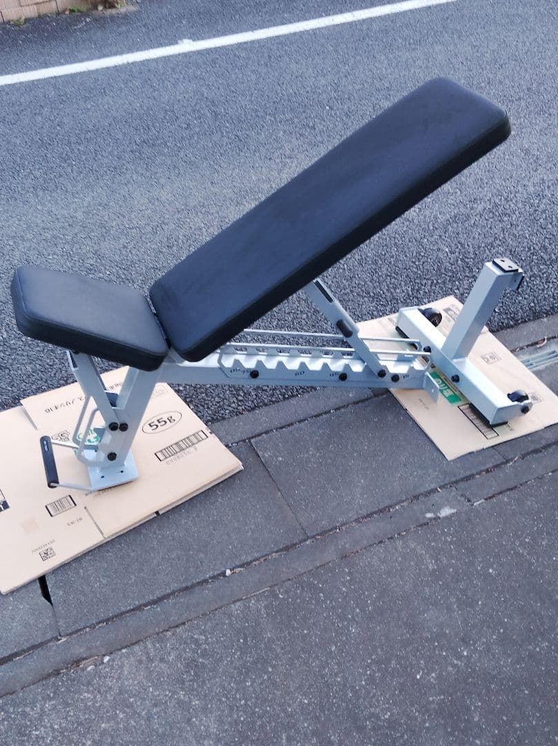 MBC アジャスタブルベンチ　この商品は3万8500円です