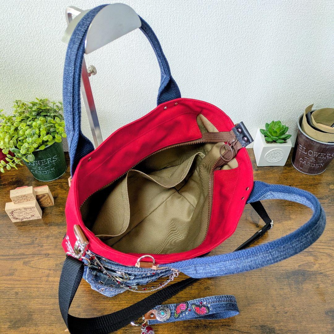 デニムリメイク 2wayトート｜薔薇×バタフライ刺繍・ポケットたくさん・底鋲付き