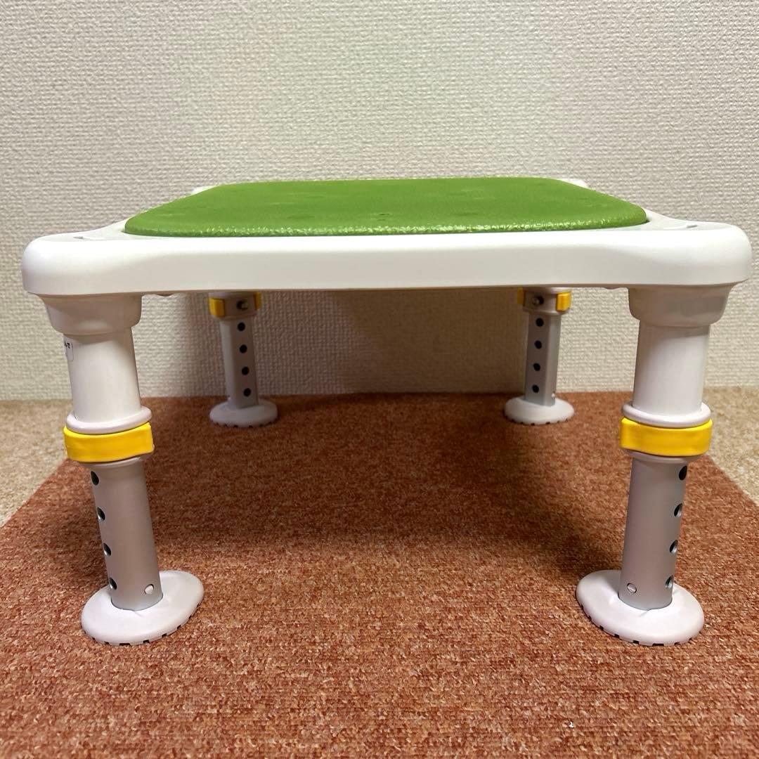 ☆新品未使用☆ アロン化成 安寿 軽量浴槽台ジャスト ソフトクッションあしぴた