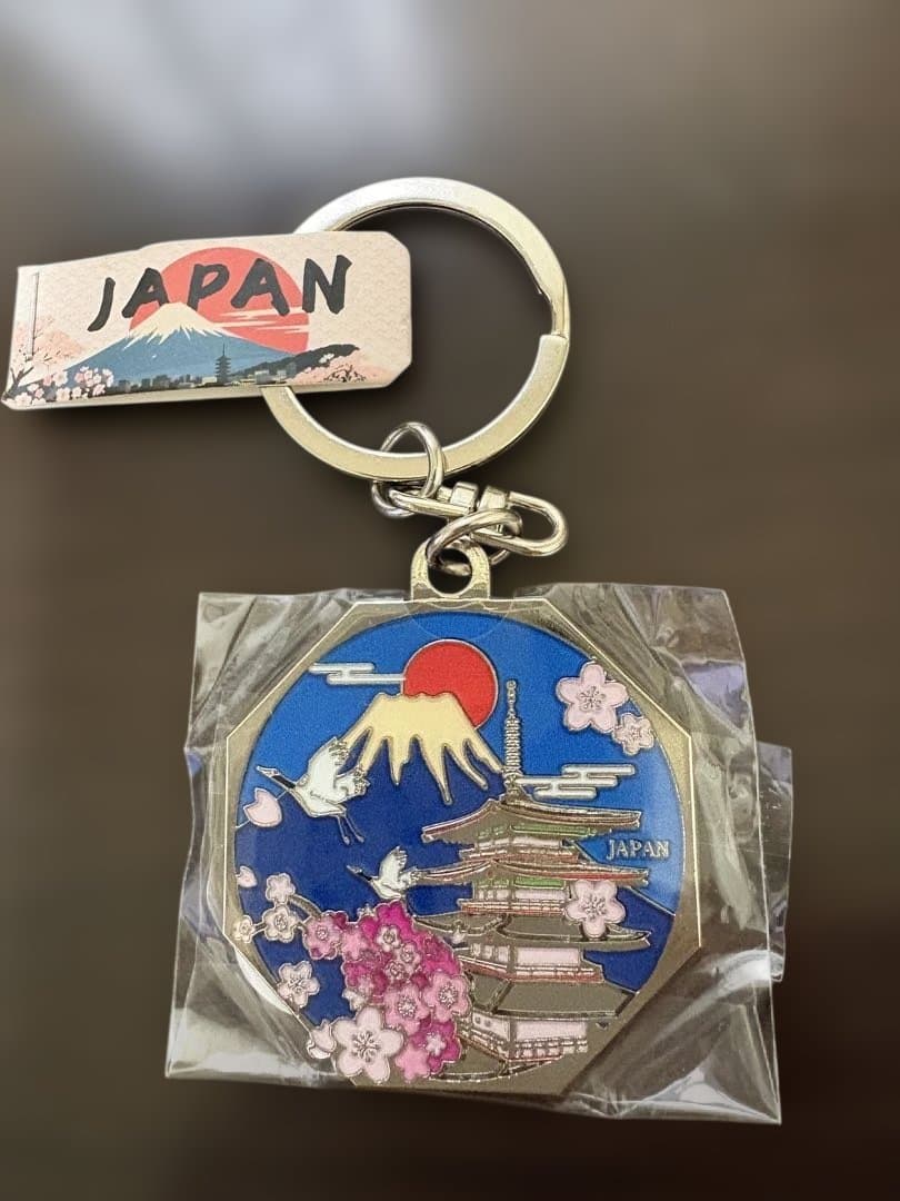 ★新品未使用品　富士山キーホルダー金100個、銀100個セット