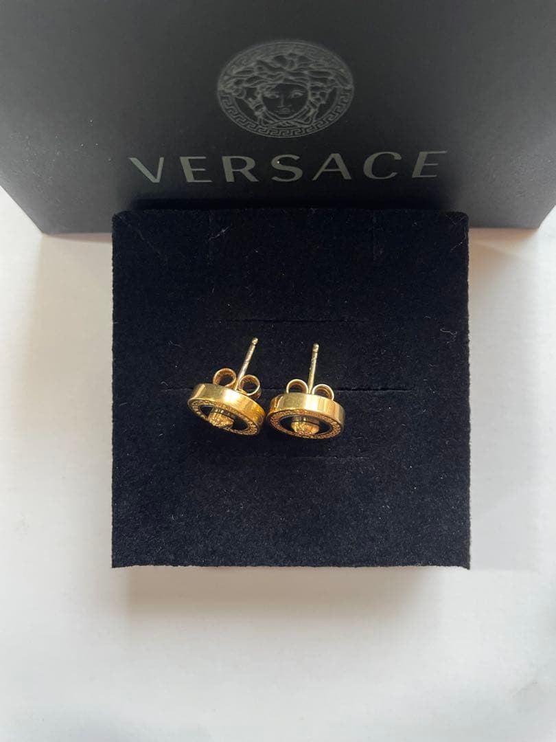 VERSACE エナメル メドゥーサ スタッド イヤリング ピアス