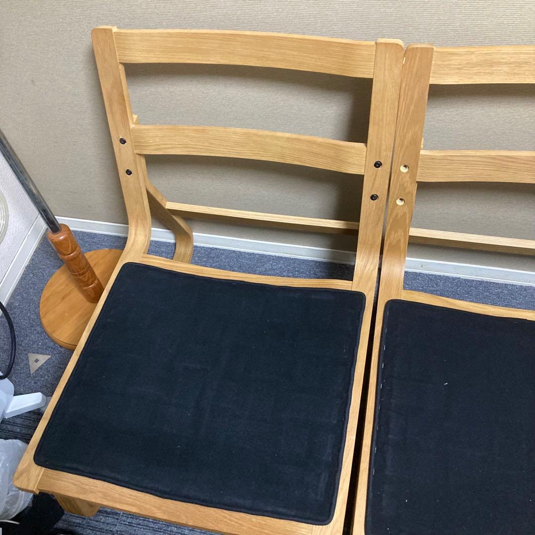 無印良品　リビングでもダイニングでもつかえるソファチェア　左