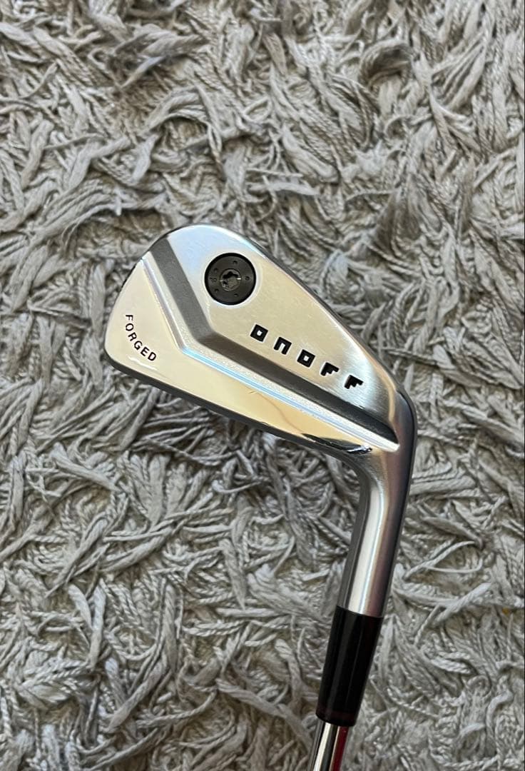ONOFF KURO FORGED アイアン4番単品　2022モデル