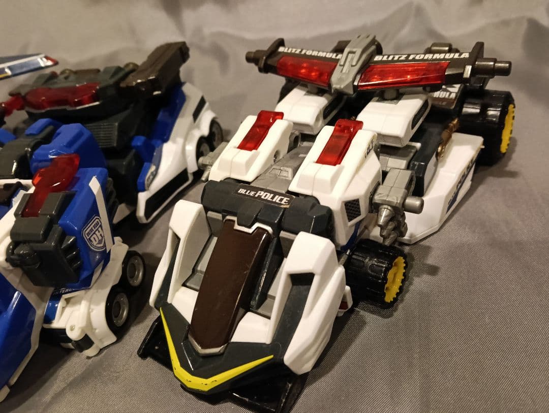 トミカ　ドライブヘッド　サイクロンインターセプター＆ブリッツ　中古品セット