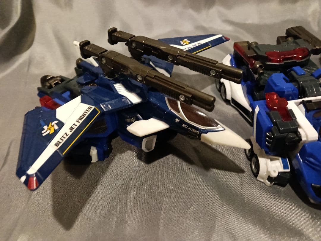 トミカ　ドライブヘッド　サイクロンインターセプター＆ブリッツ　中古品セット