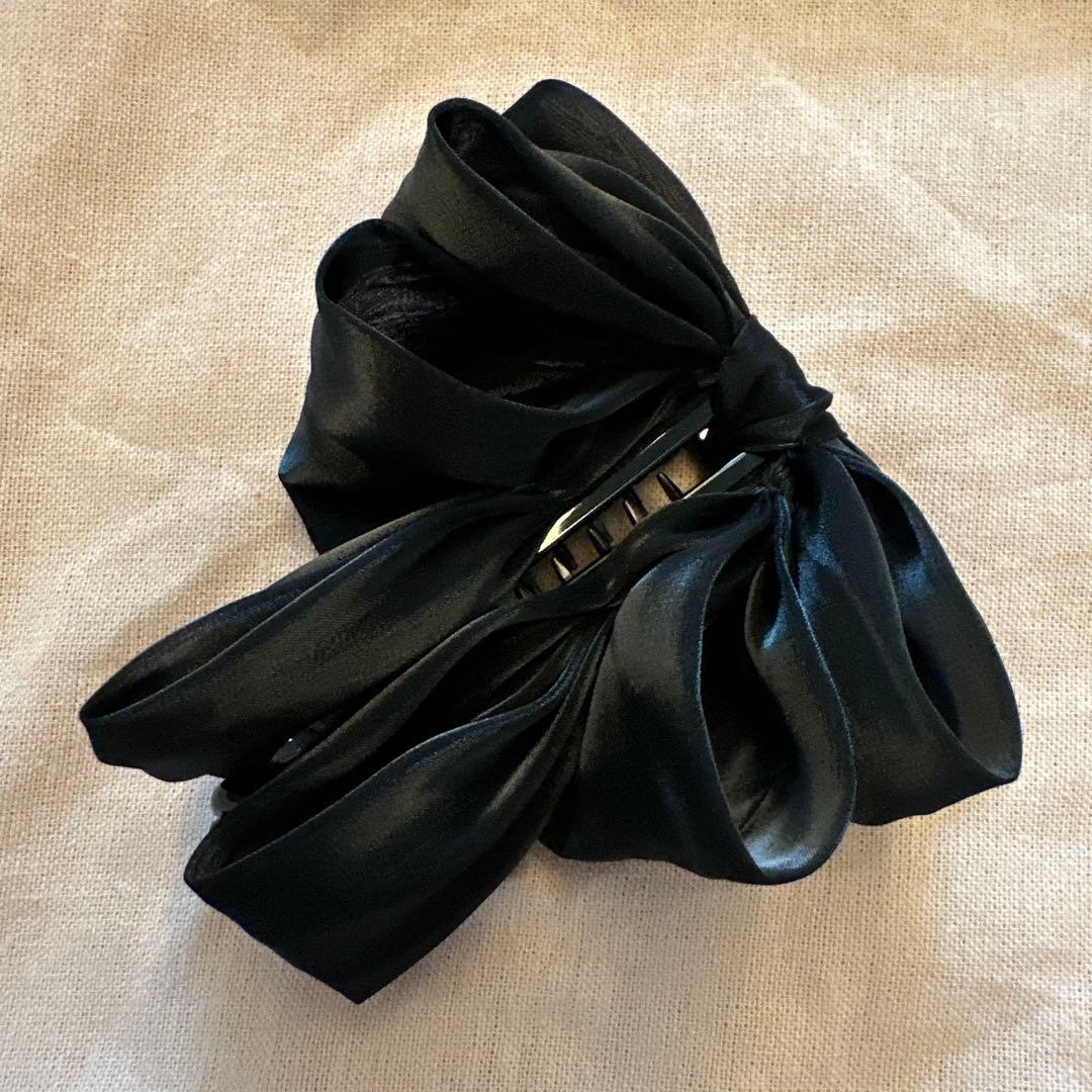 ブラックリボン　ヘアクリップ