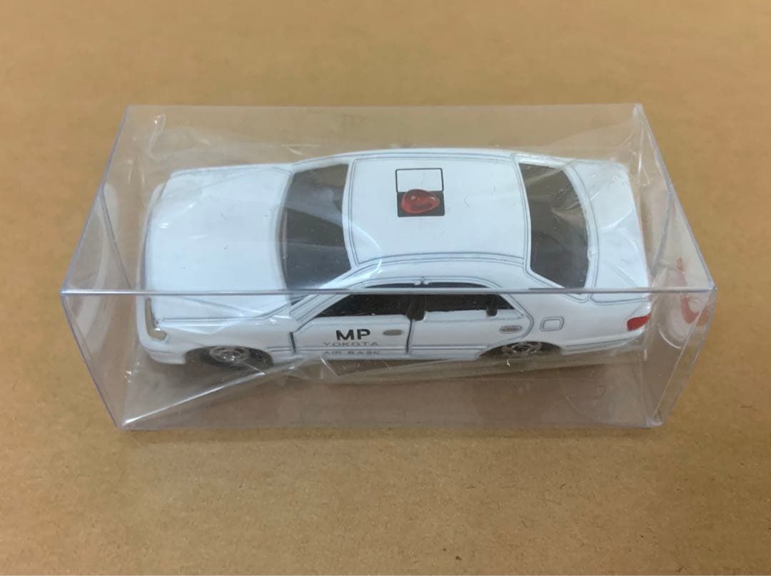 トミカ　トヨタ クラウン ハイブリッド　横田基地 MP