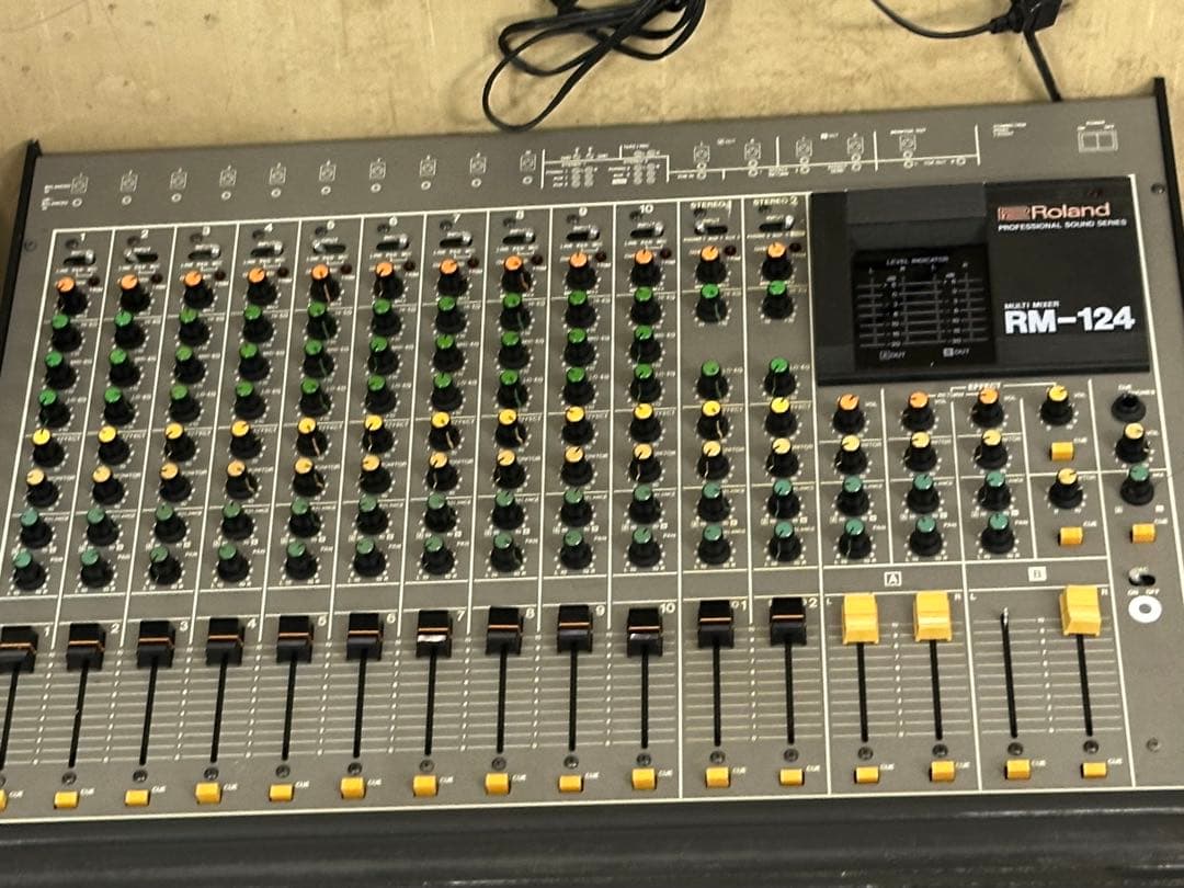 【ローランド/12chマルチミキサー/RM-124】PA機器レコーディング