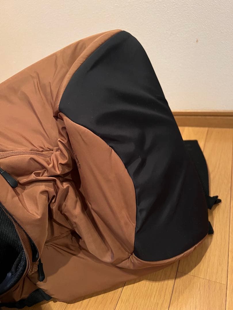 マンダリンブラザーズ WINSTON HUG BAG 犬用リュック