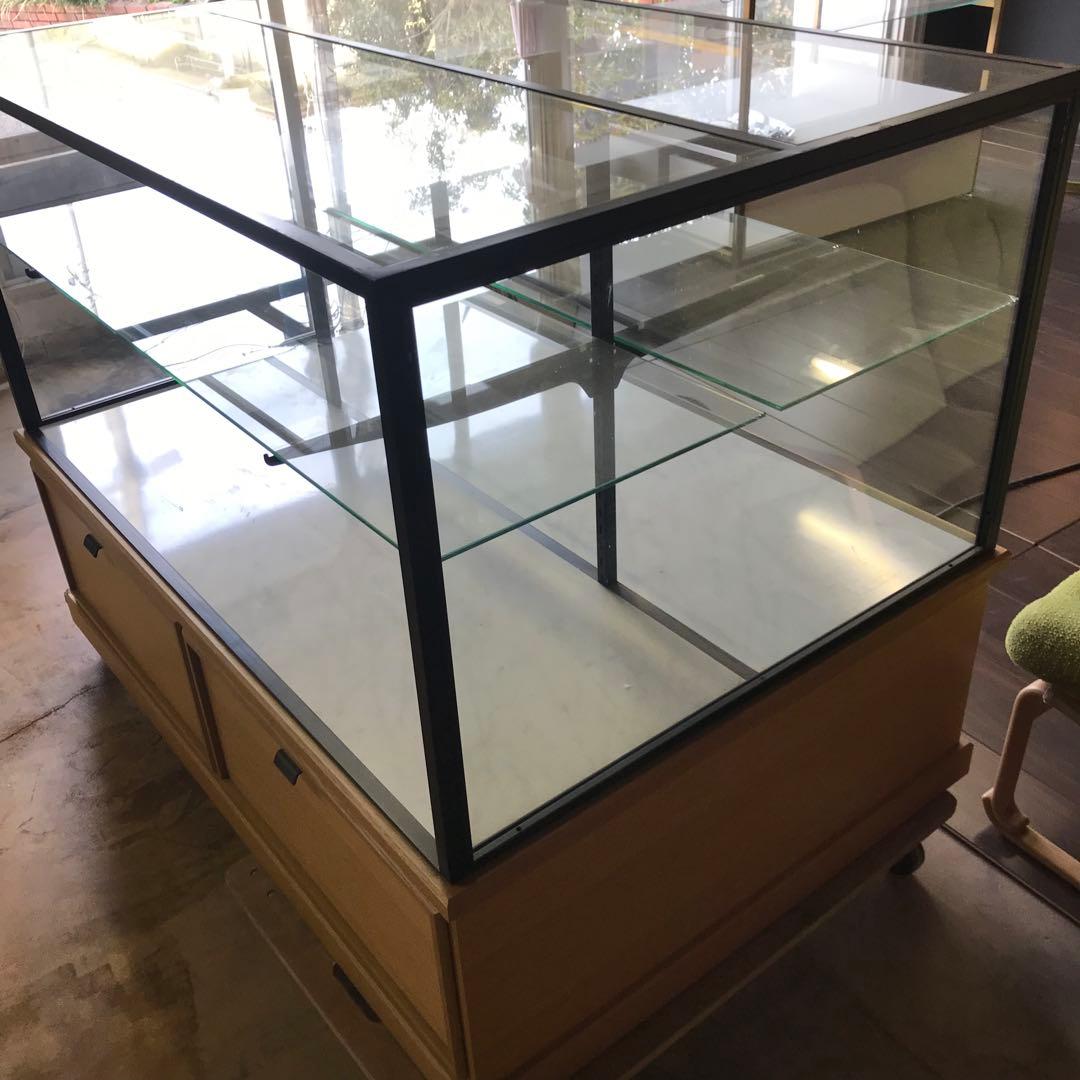 【引き取り/もしくは配達】オシャレ木目引き出し　店舗什器　棚　ディスプレイ