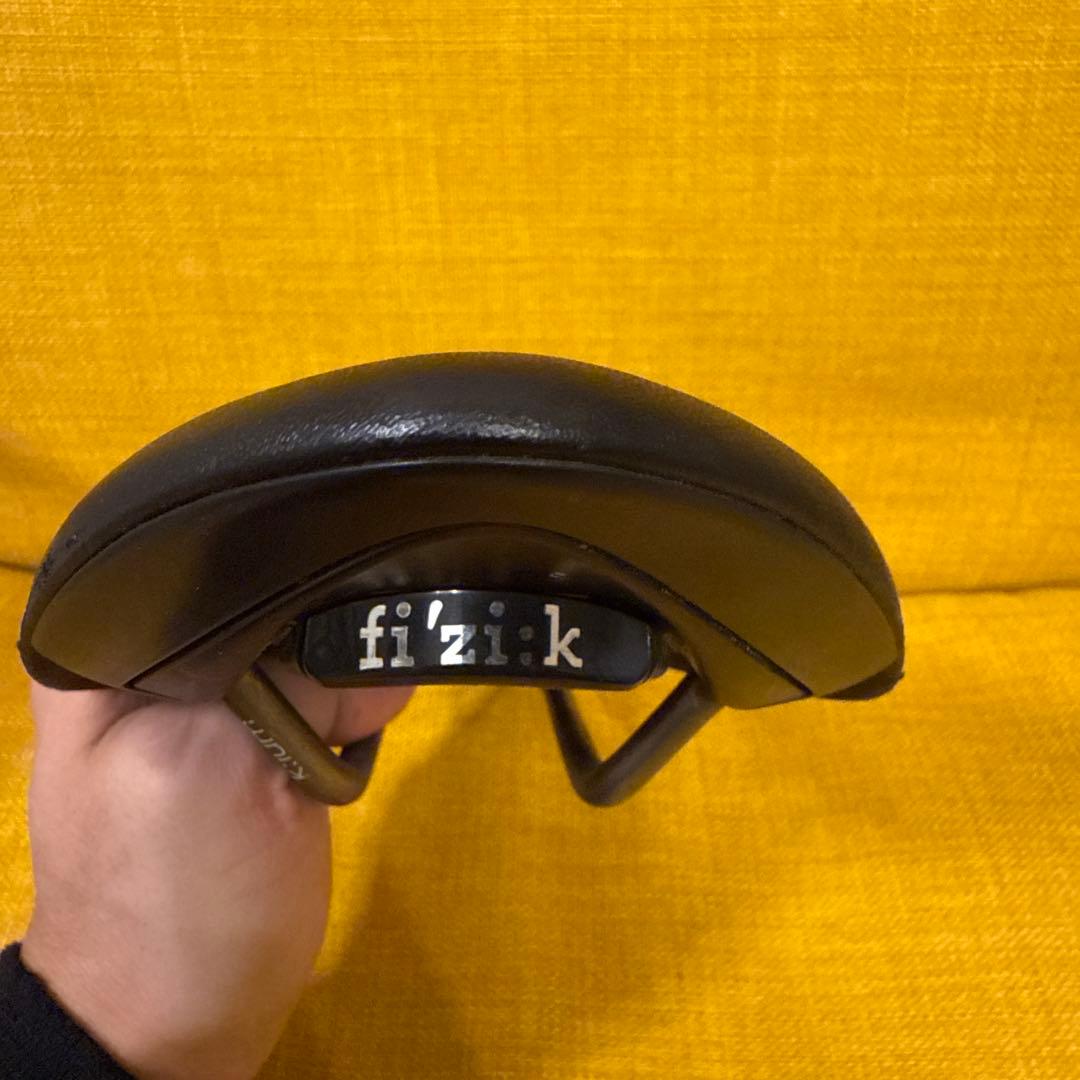 フィジーク　サドル　アリオネ　R3 OPEN