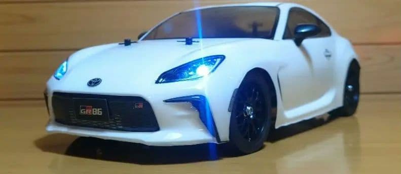 田宮RCトヨタGR86LEDライト付ファーストトライ＆プロポバッテリーセット完成