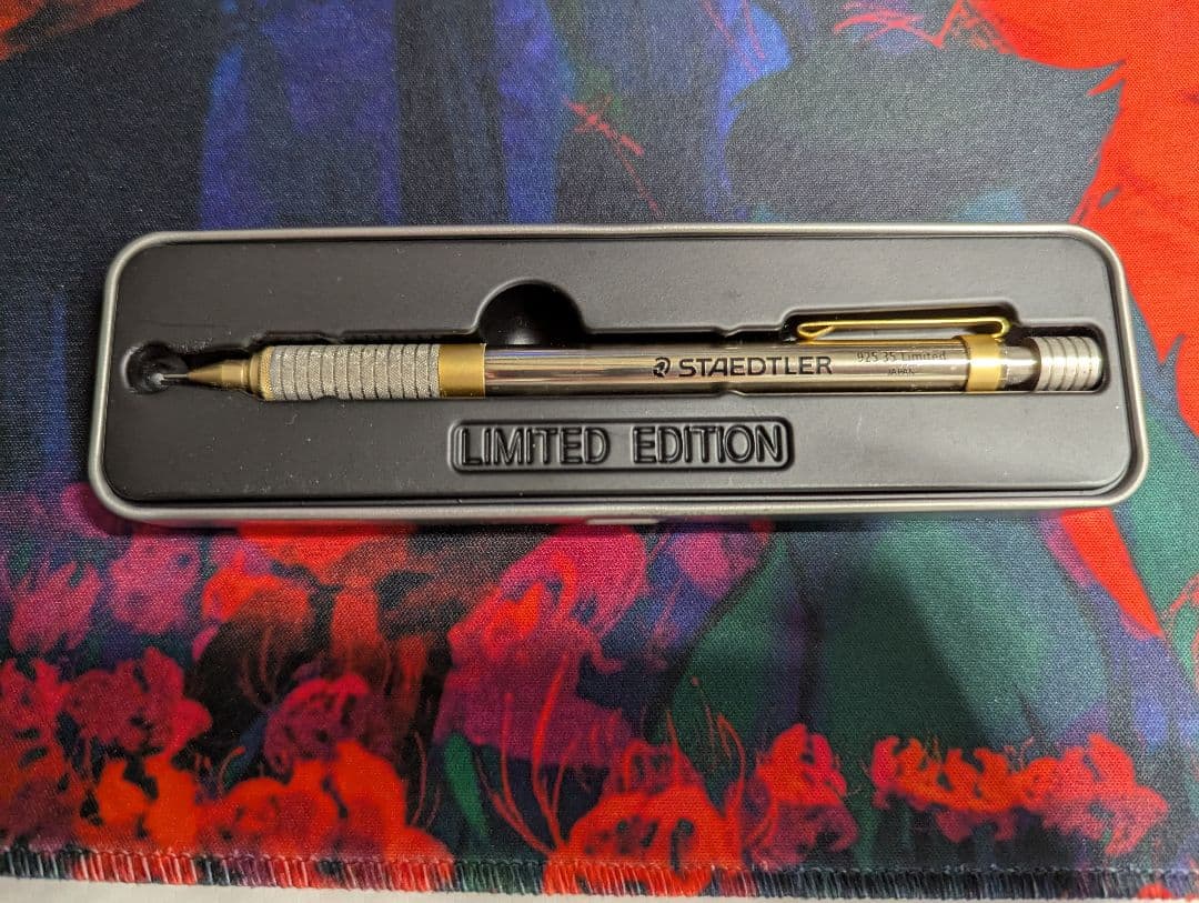 STAEDTLER　海外限定色　シャンパンゴールド