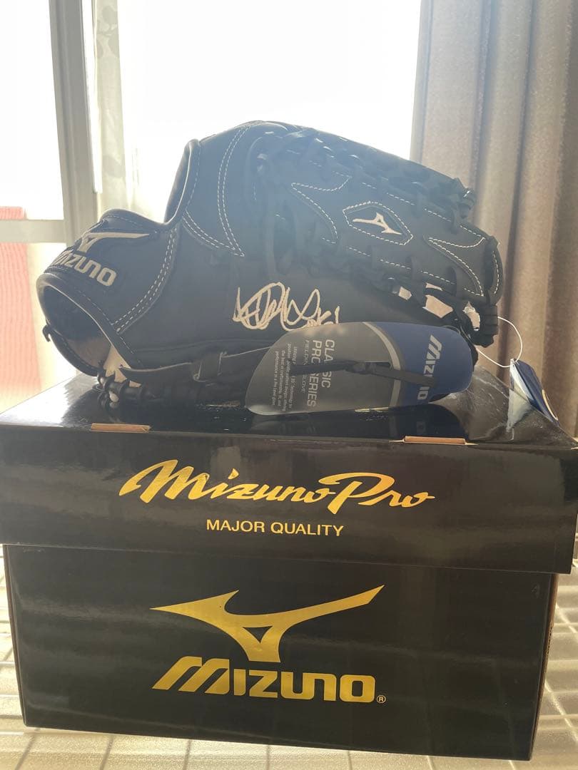 値下げ‼️非売品 MIZUNO クラシックプロ イチロー サイン刺繍 グローブ 黒