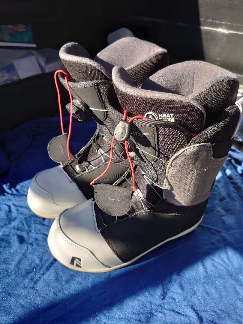 スノーボードブーツ ブラック/ホワイト