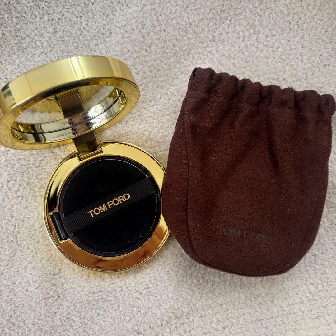 TomFord Beauty シェイドアンドイルミネイトファンデーション