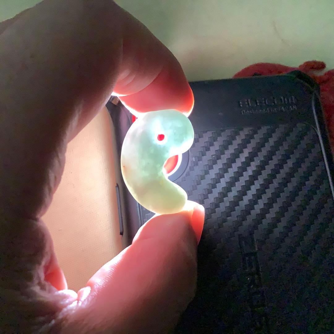 ✳神様からの贈り物‼️糸魚川翡翠勾玉*本物ジェダイト　縁起物をお身近に　鑑別書付‼️