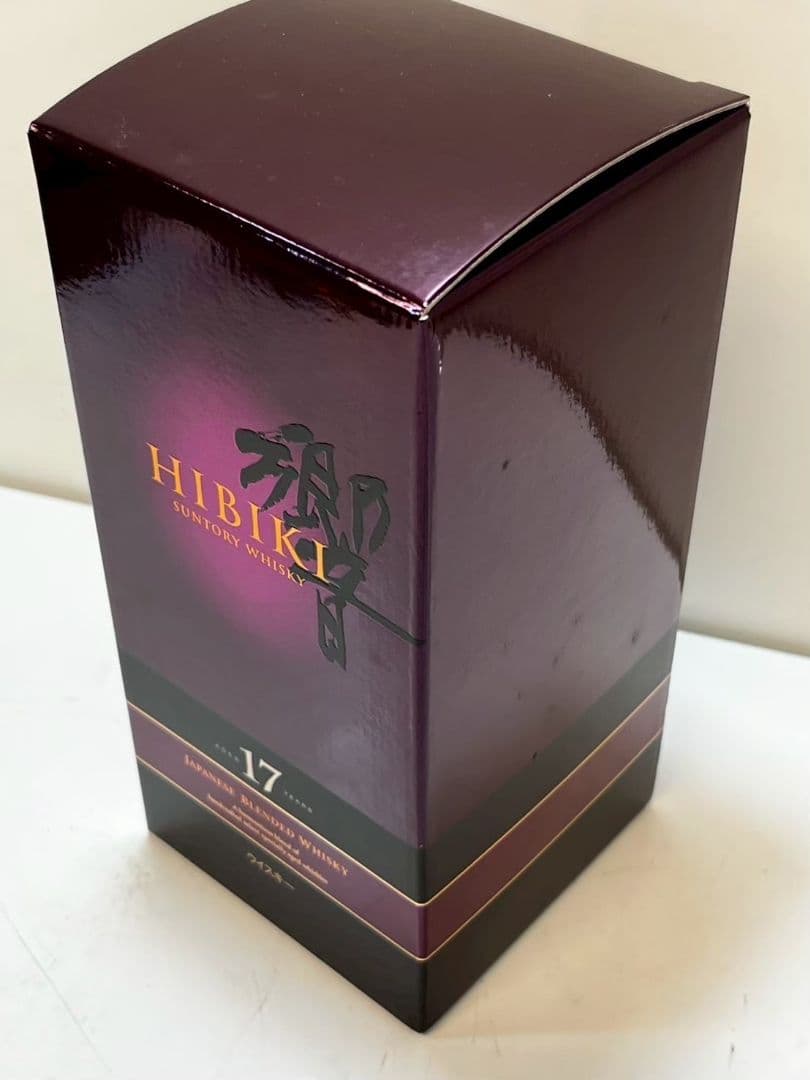 響17年 サントリーウイスキー 箱付き 未開栓 700ml