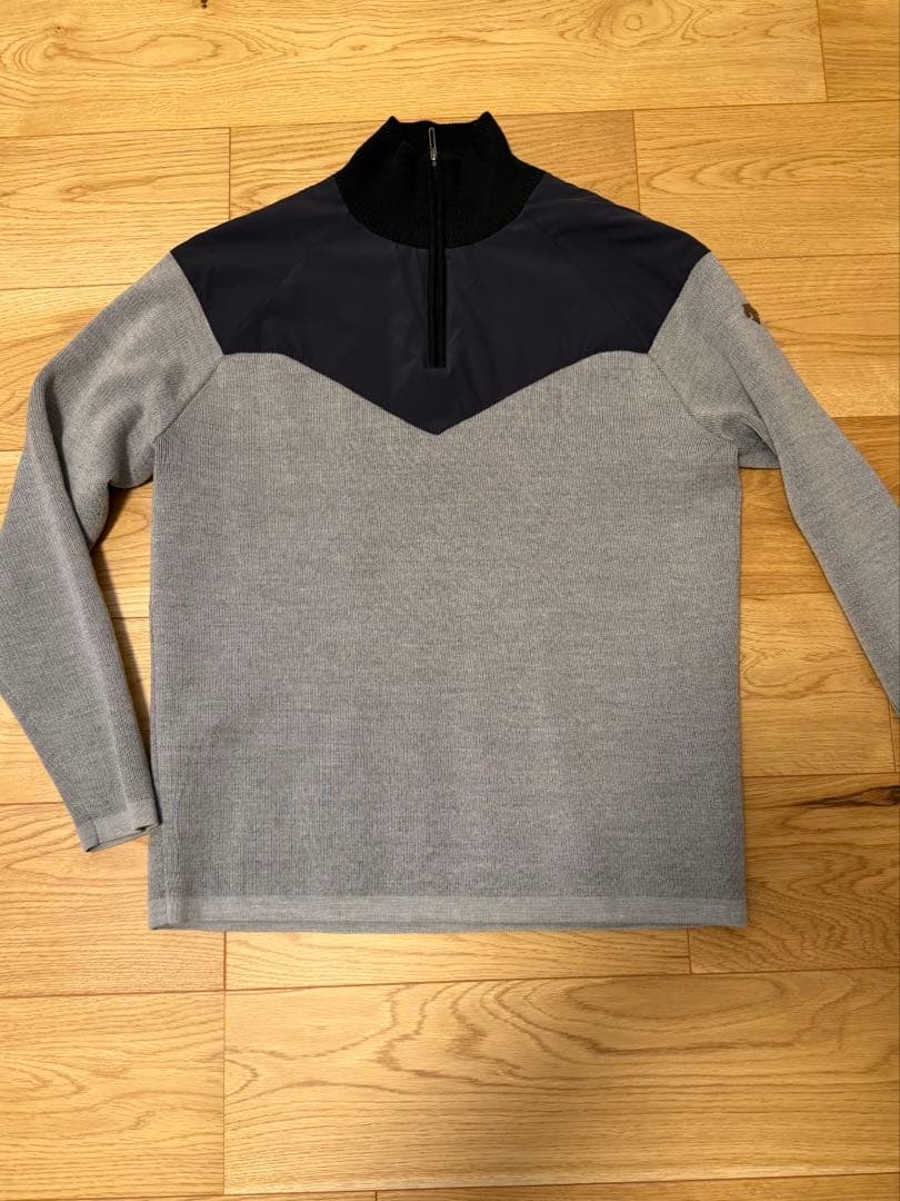 デサント　ハーフジップ グレー ブラック セーター