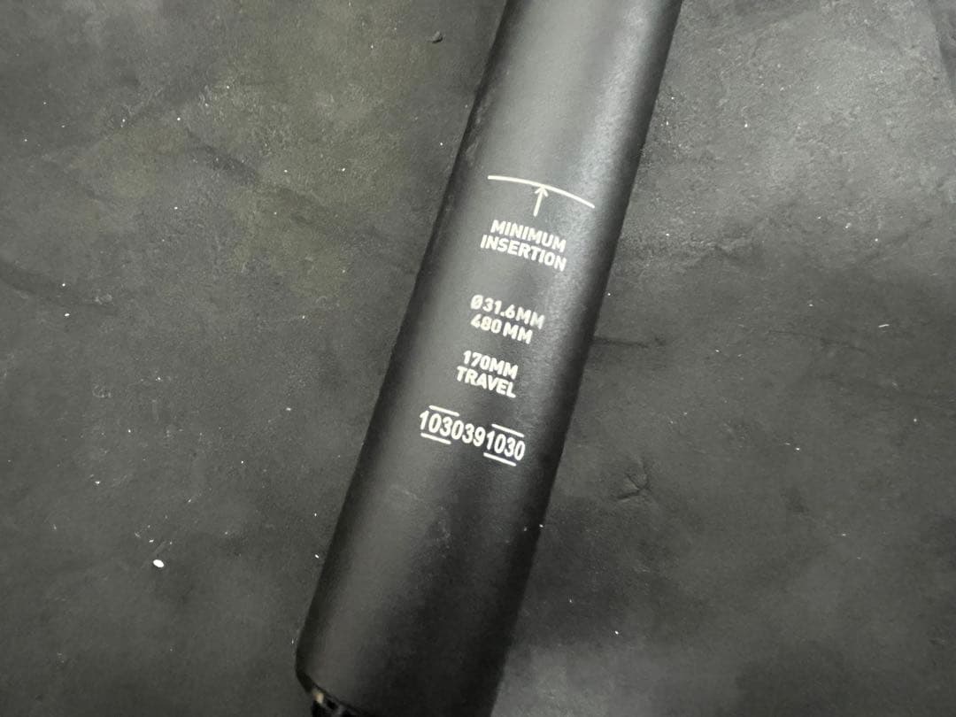 RockShox reverb AXS電動ドロッパー シートポスト 170mm