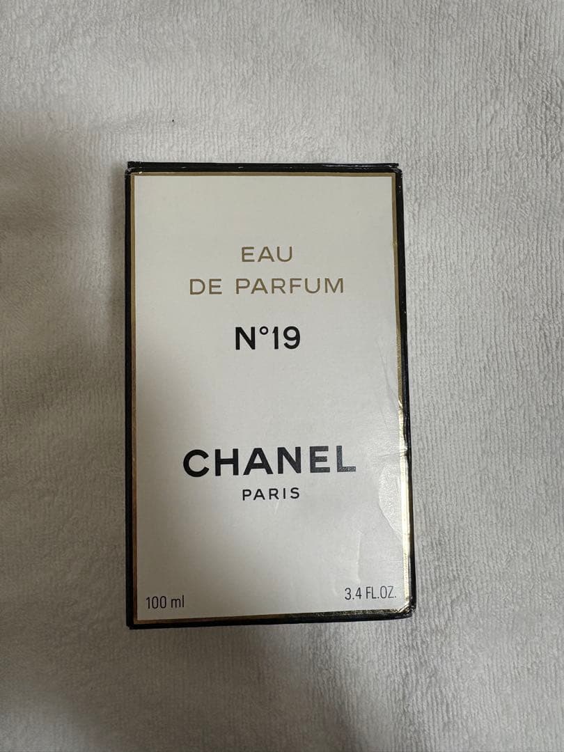 【美品】CHANEL Eau de Parfum N°19 100ml